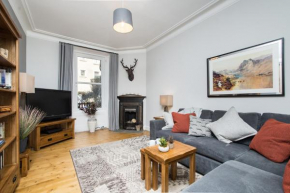 Beautiful, Traditional 2 Bedroom Main Door Flat